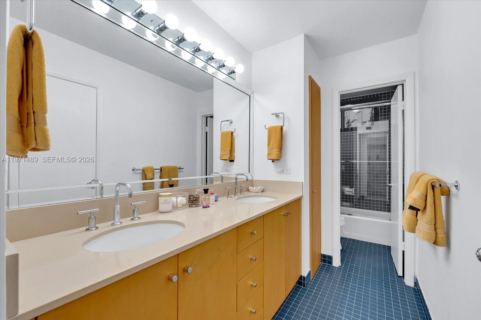 HIBISCUS ISLAND - Residential