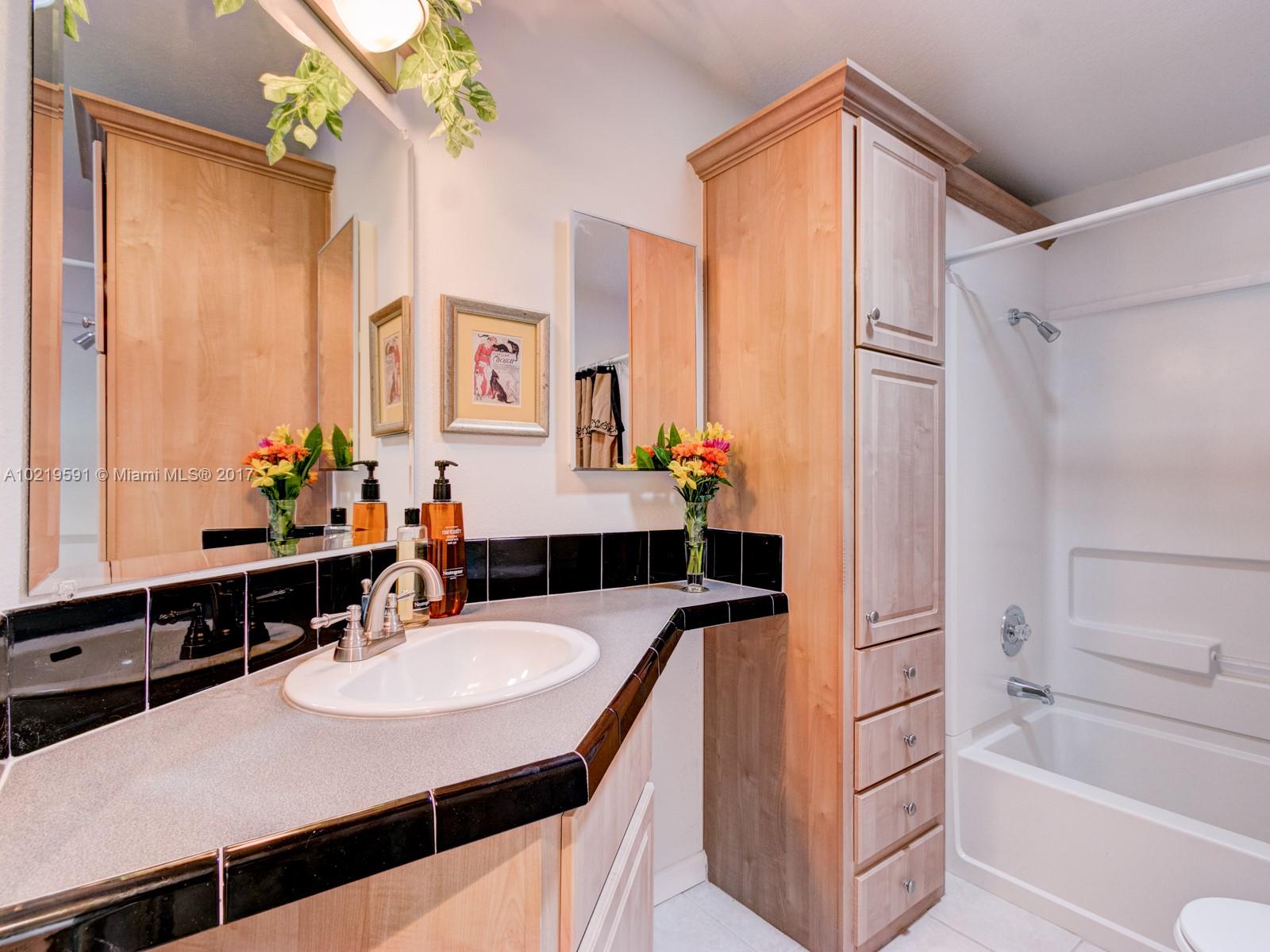 Ravenswood Estates & Mari - Residential