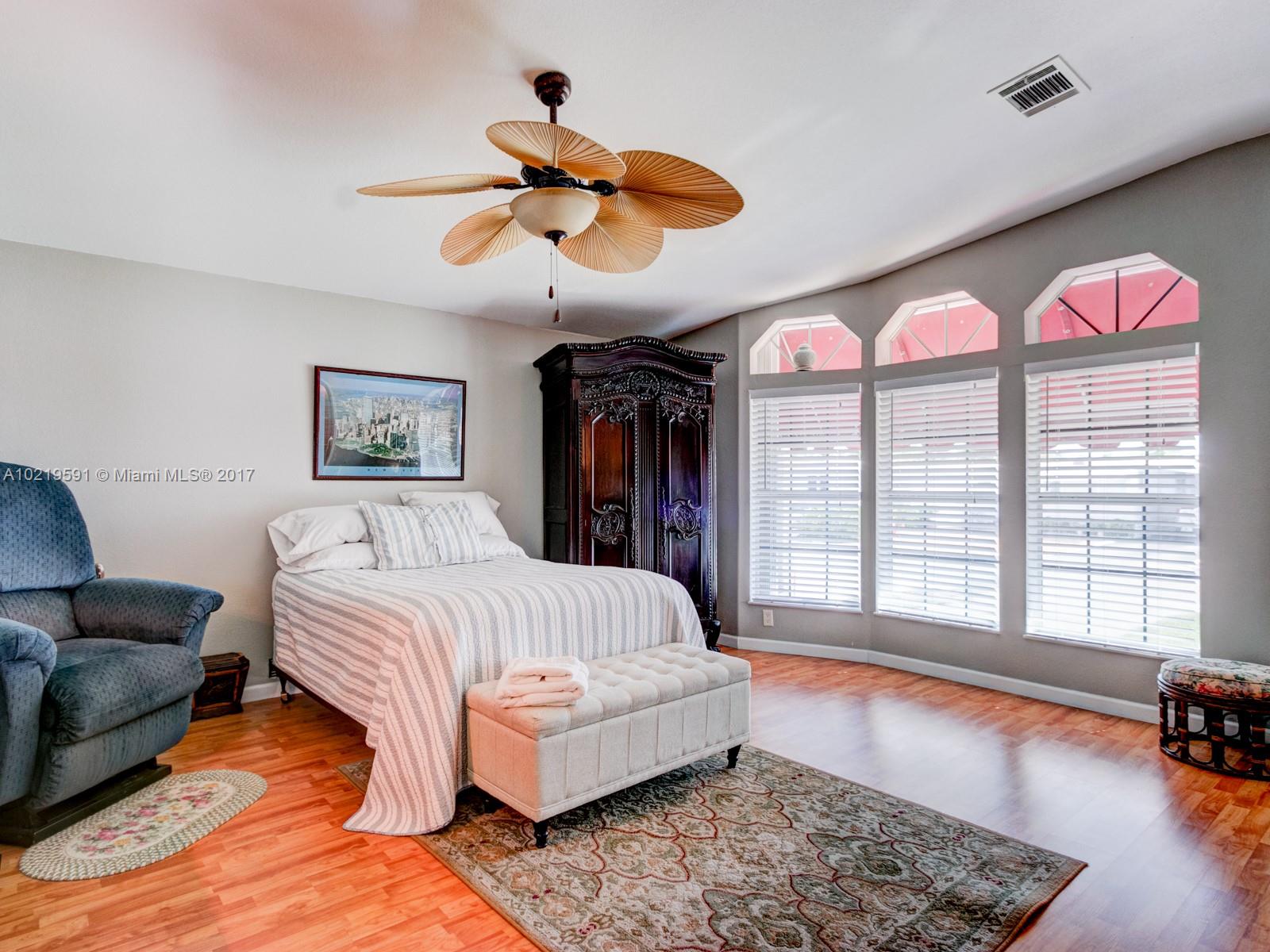 Ravenswood Estates & Mari - Residential