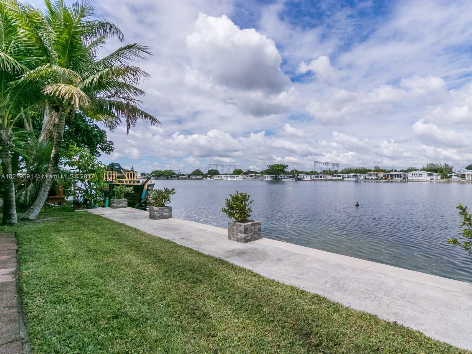 Ravenswood Estates & Mari - Residential