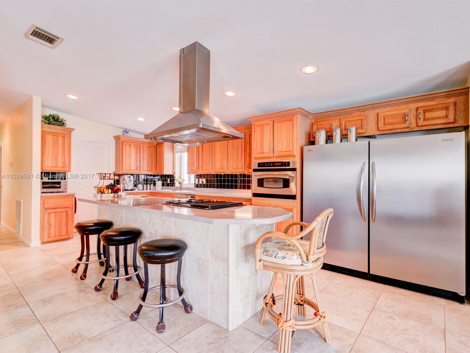 Ravenswood Estates & Mari - Residential