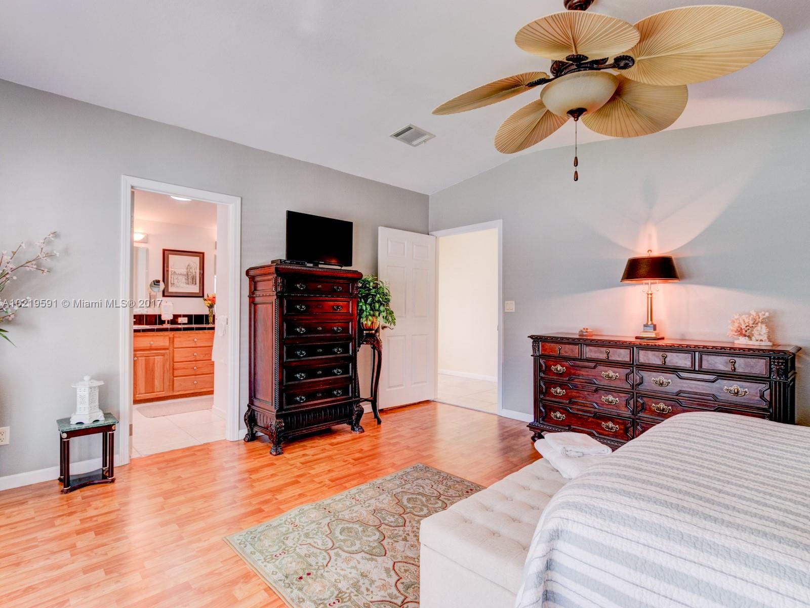 Ravenswood Estates & Mari - Residential