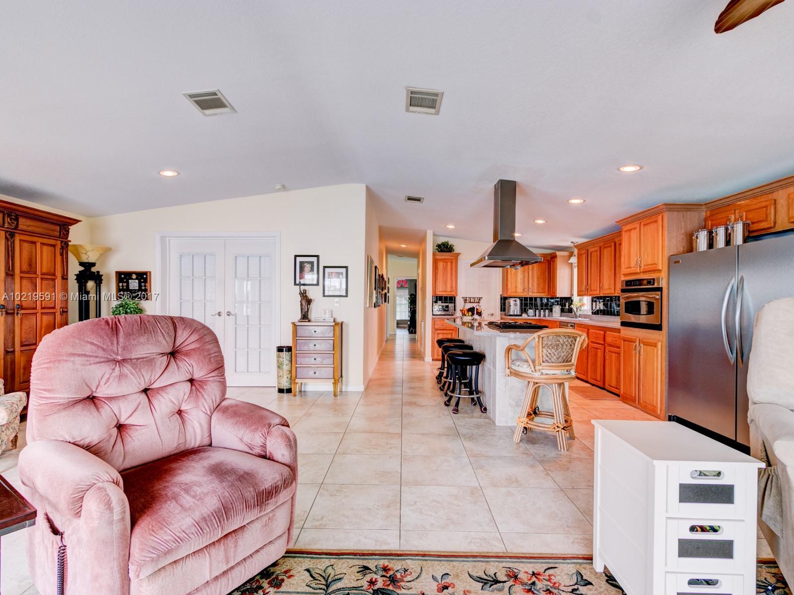 Ravenswood Estates & Mari - Residential