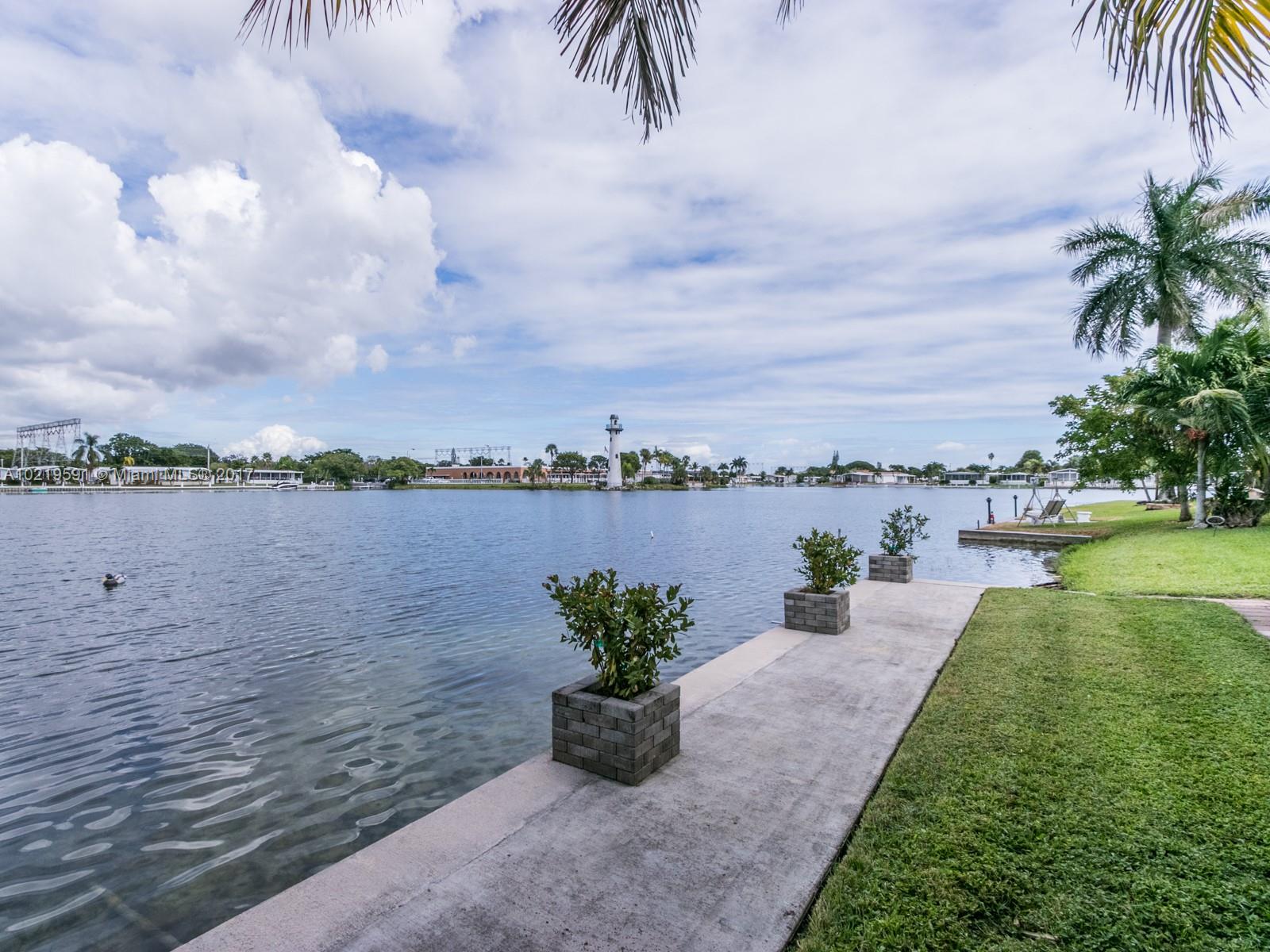 Ravenswood Estates & Mari - Residential