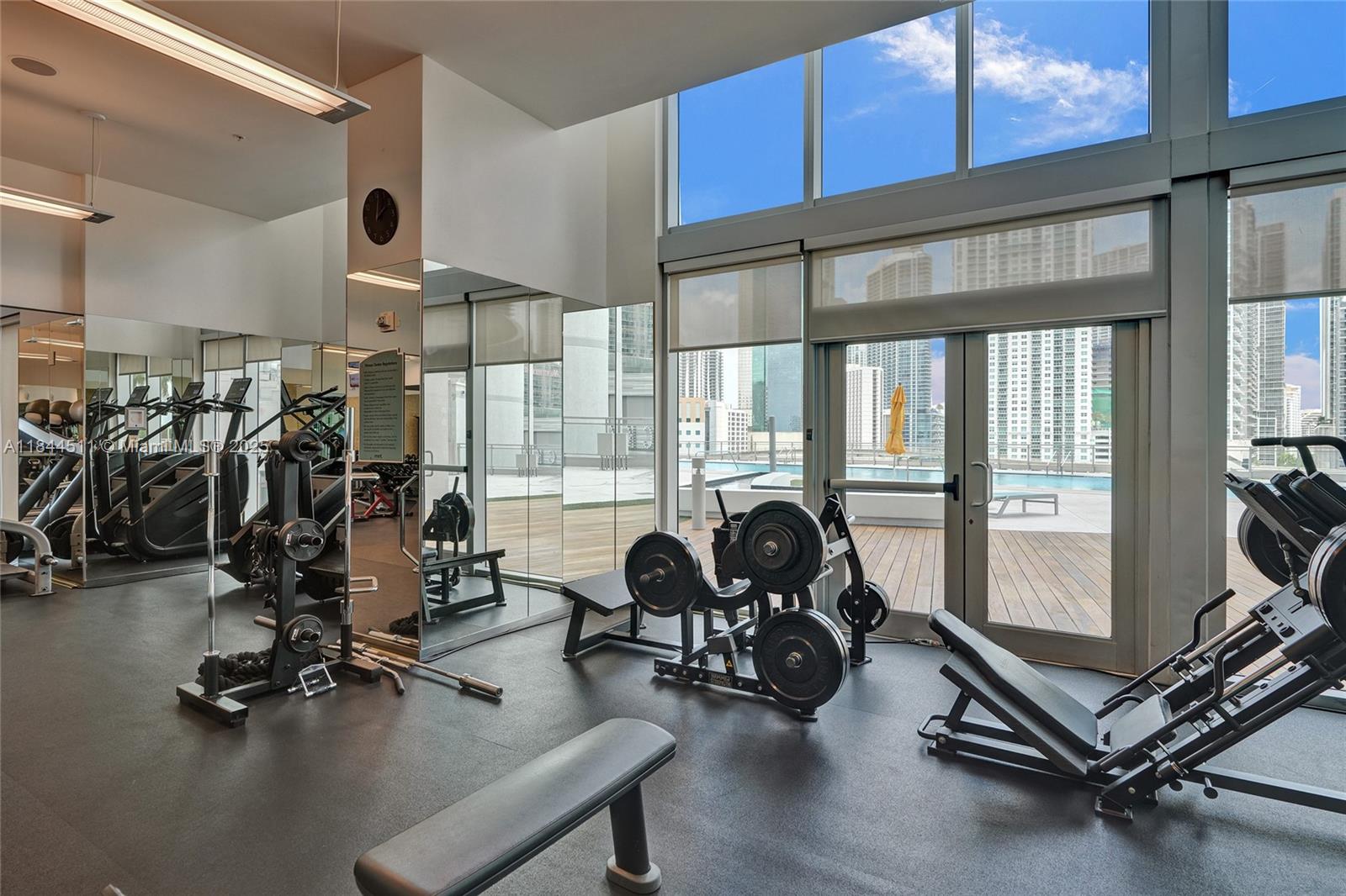 MINT CONDO - Residential