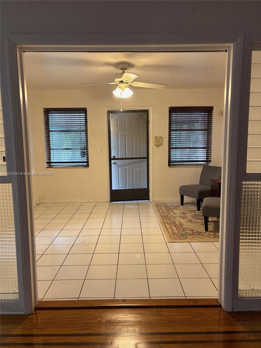 319 S 24th Ave