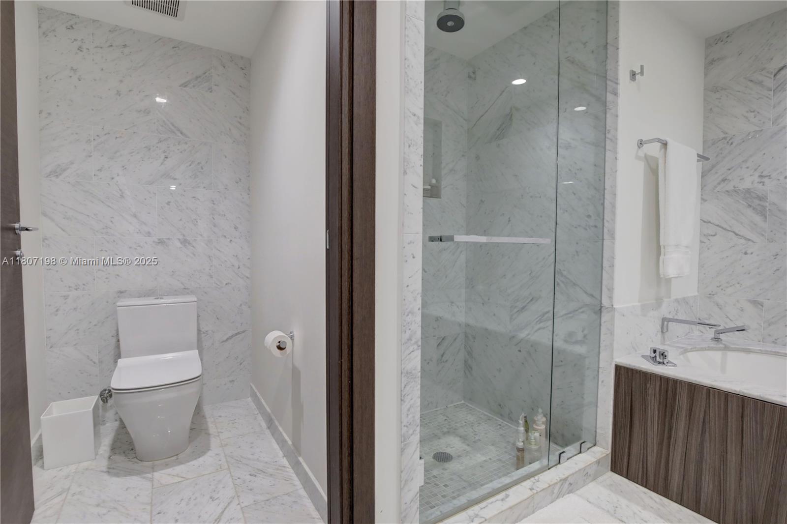 BRICKELL FLATIRON - Residential