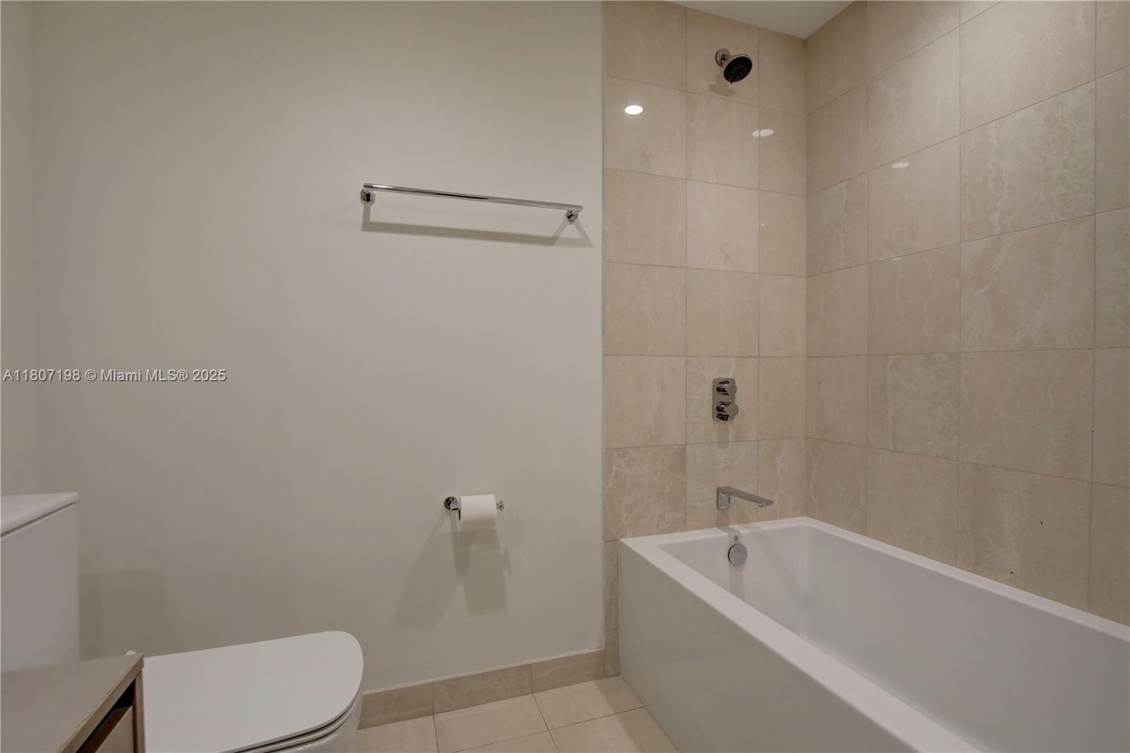 BRICKELL FLATIRON - Residential