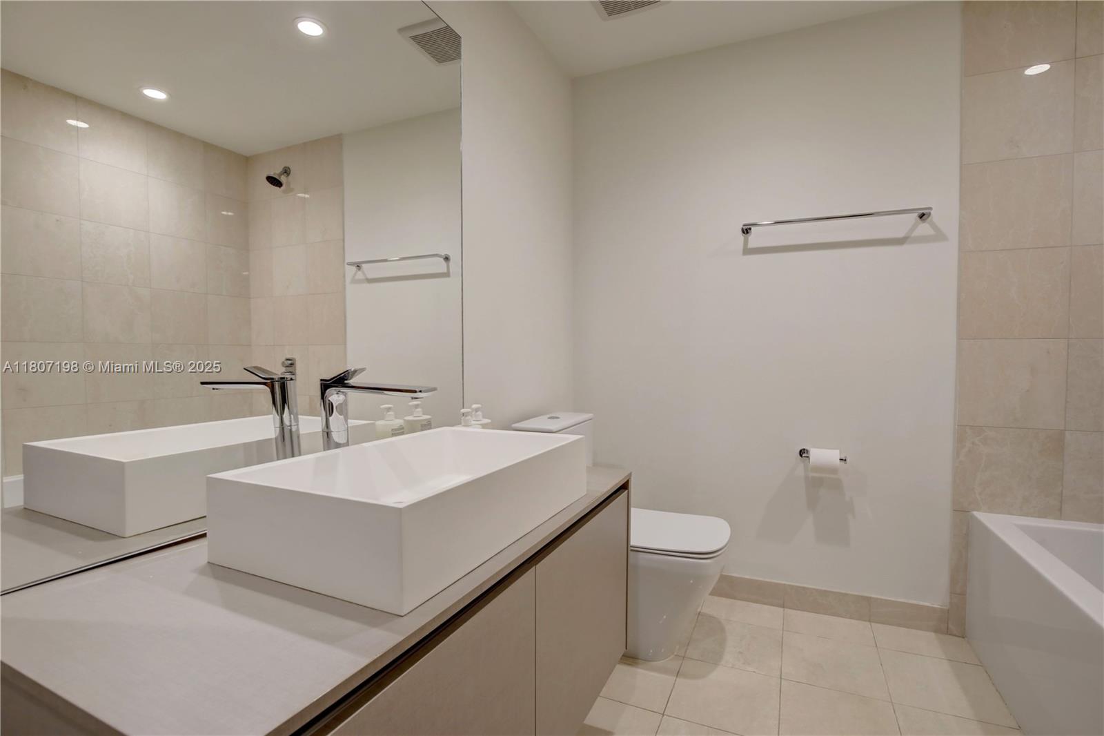 BRICKELL FLATIRON - Residential