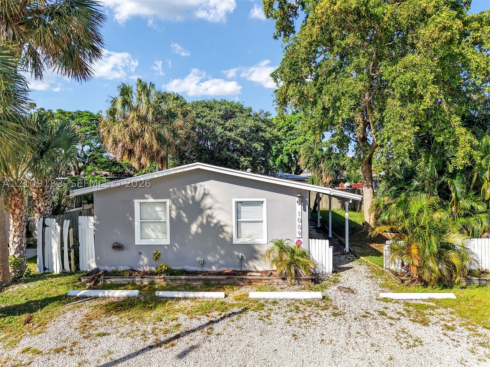 1009 NE 17th Ct, Fort Lauderdale FL 33305