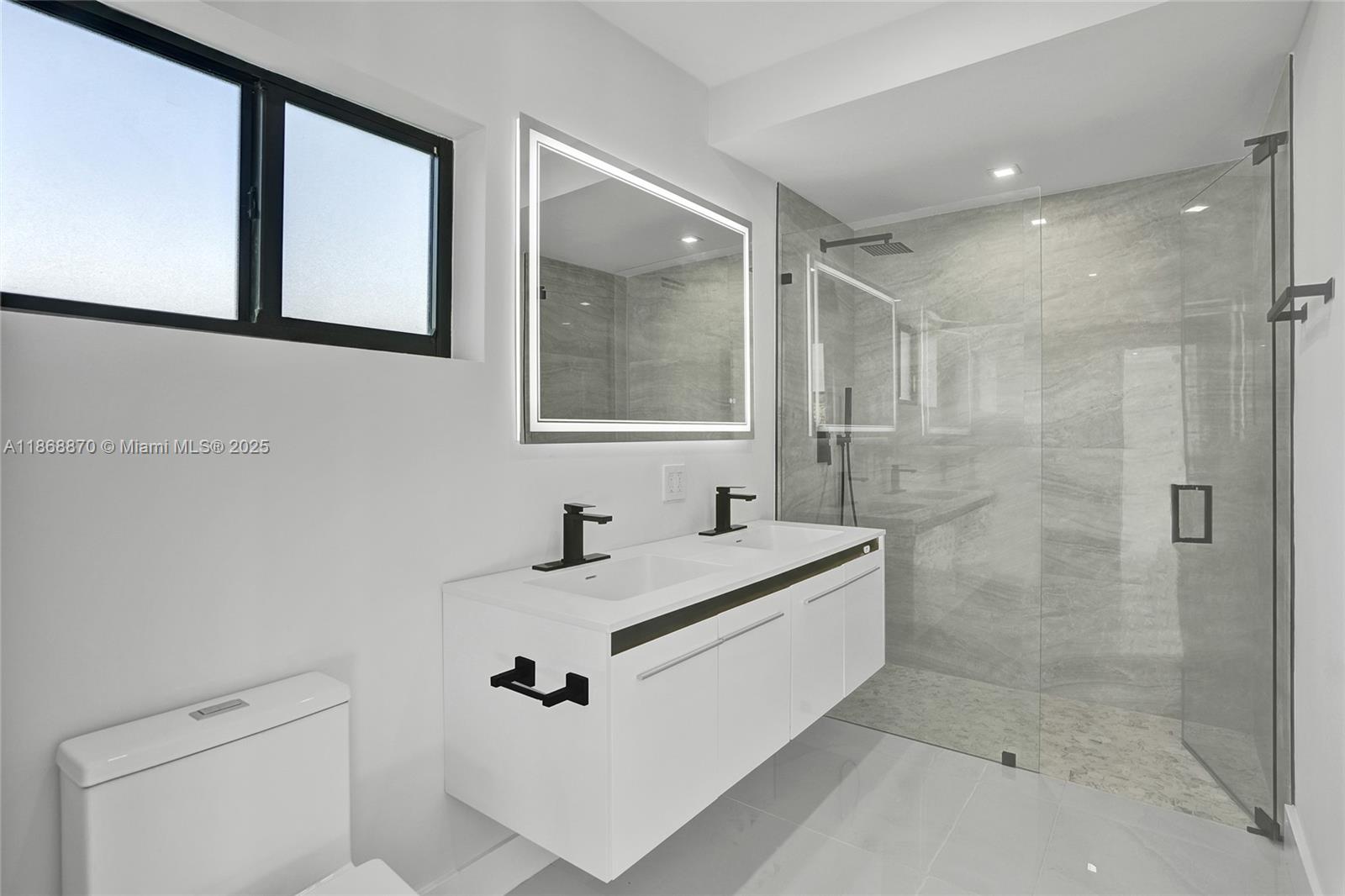 SKY LAKE - Residential