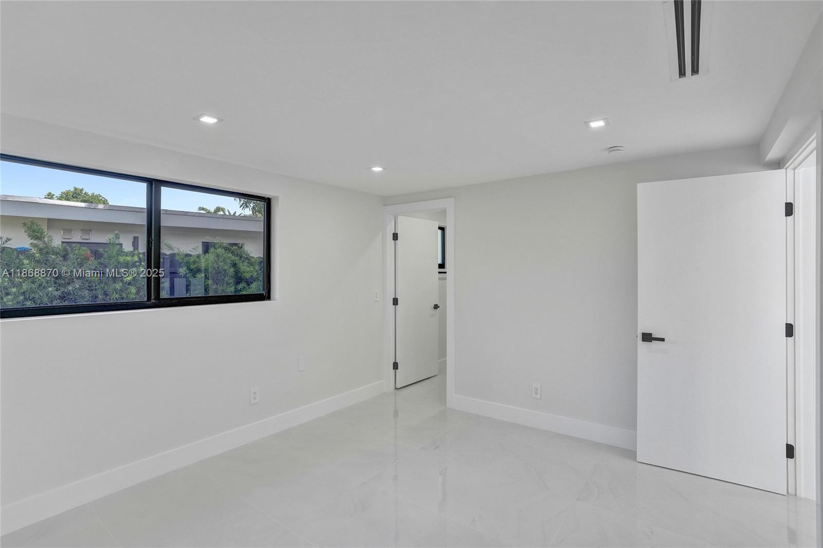 SKY LAKE - Residential