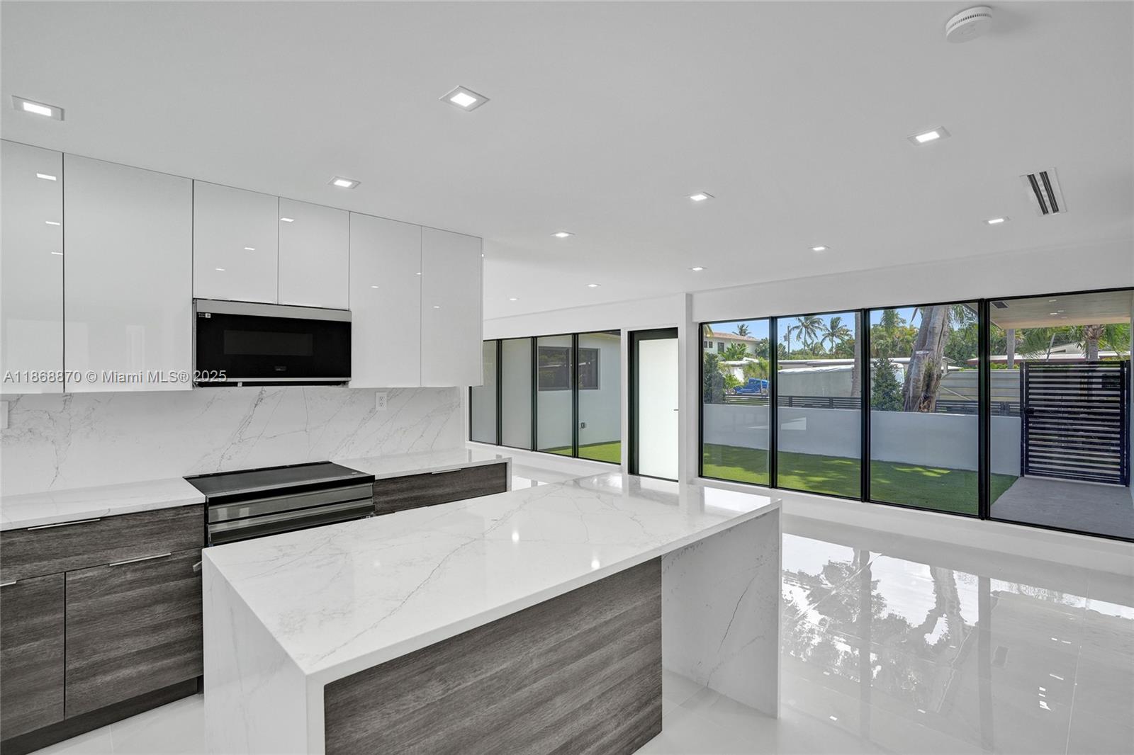 SKY LAKE - Residential