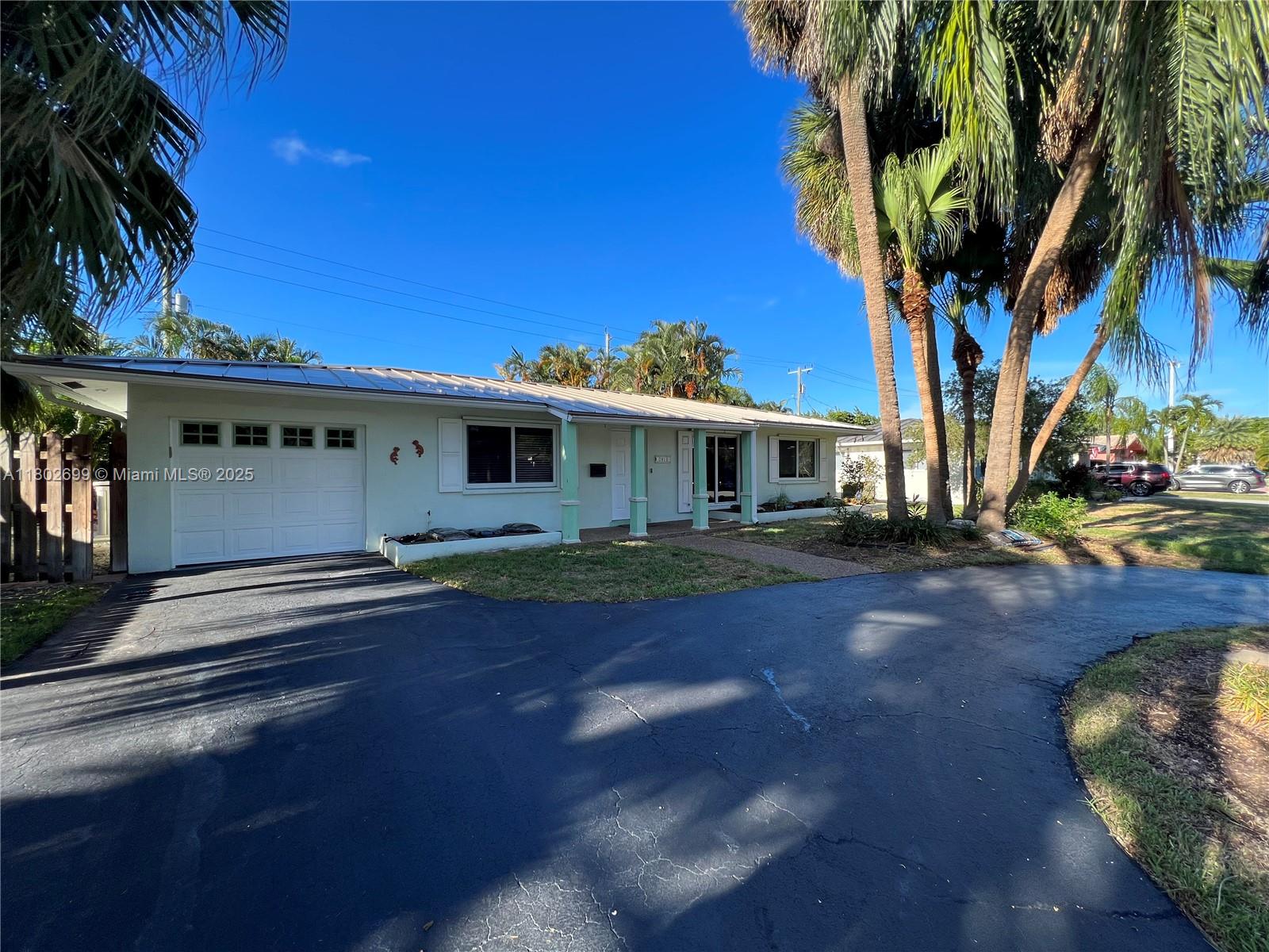 2011 Ne 33rd St N/A, Lighthouse Point, Broward County, Florida - 3 Bedrooms  
2 Bathrooms - 
