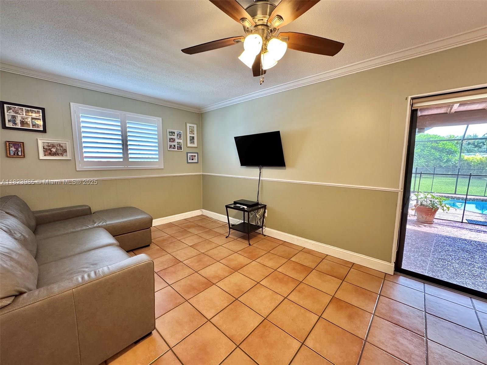 CORAL REEF ESTS 6TH ADDN - Residential