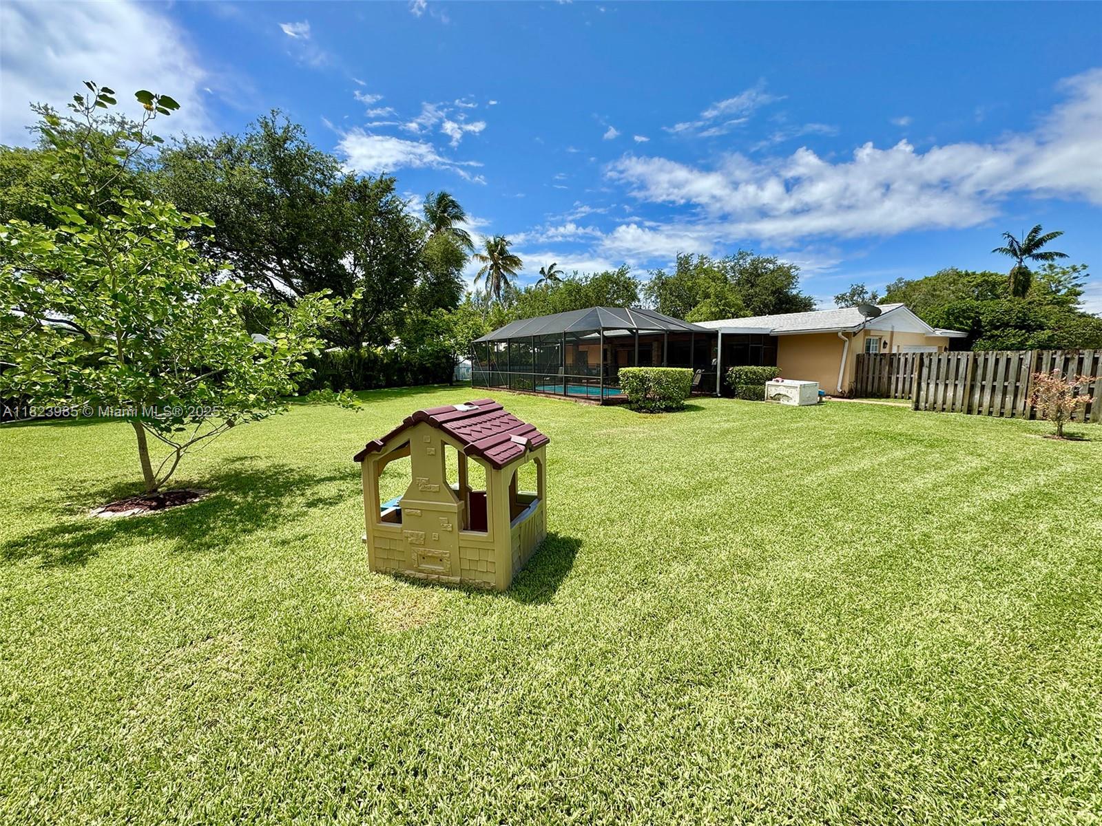 CORAL REEF ESTS 6TH ADDN - Residential