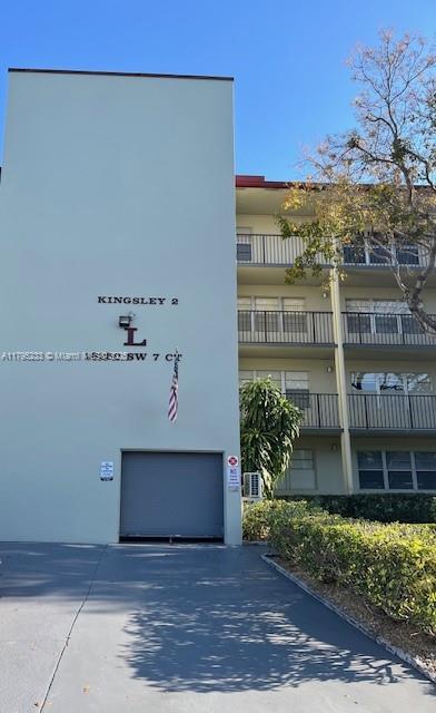 Property for Sale at 13250 Sw 7th Ct 402L, Pembroke Pines, Miami-Dade County, Florida - Bedrooms: 2 
Bathrooms: 2  - $185,000