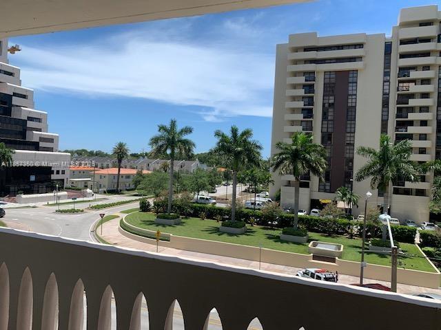 GABLESPLAZACONDO - Residential Lease