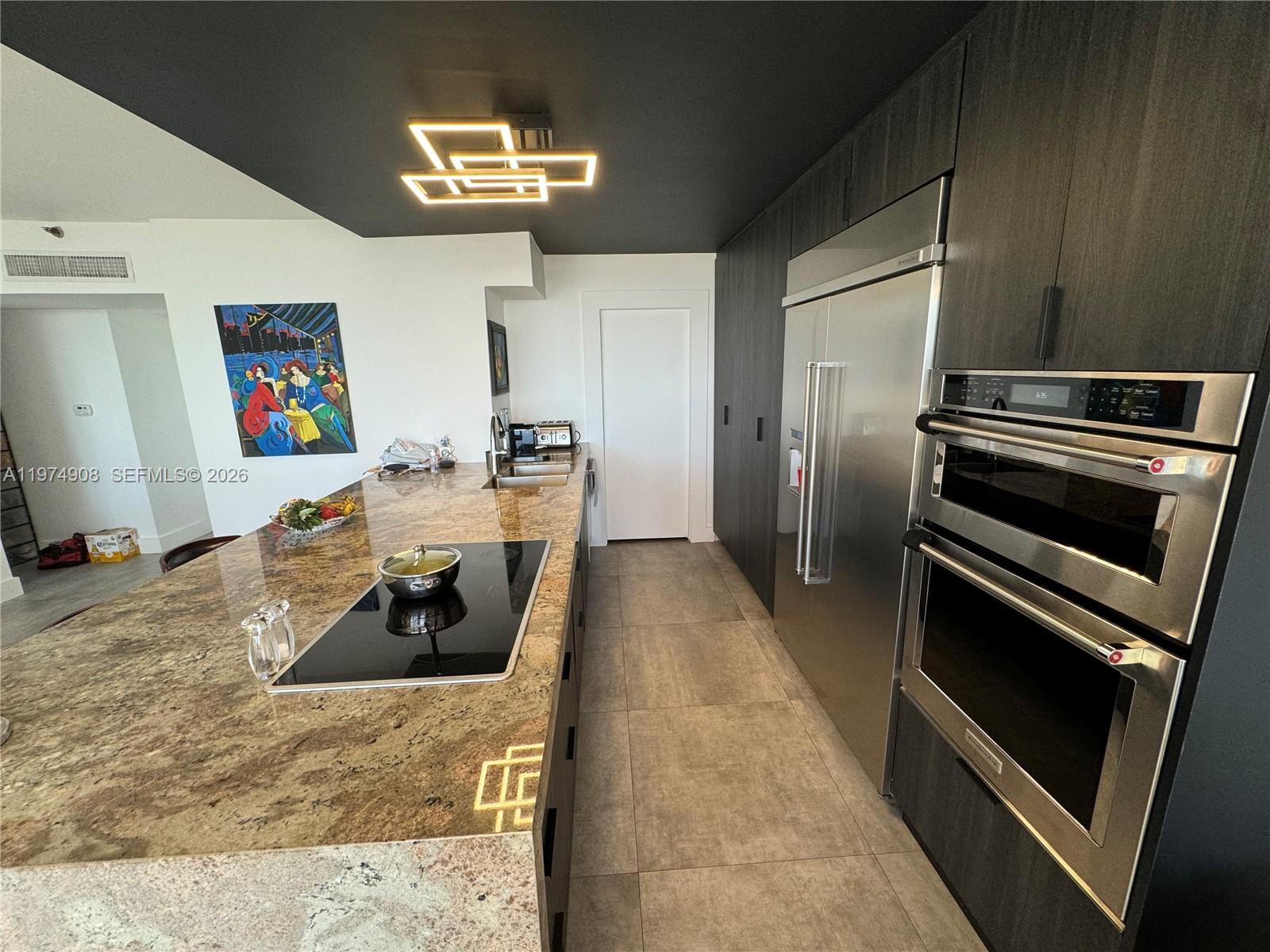 TURNBERRY TOWERS CONDO - Residential