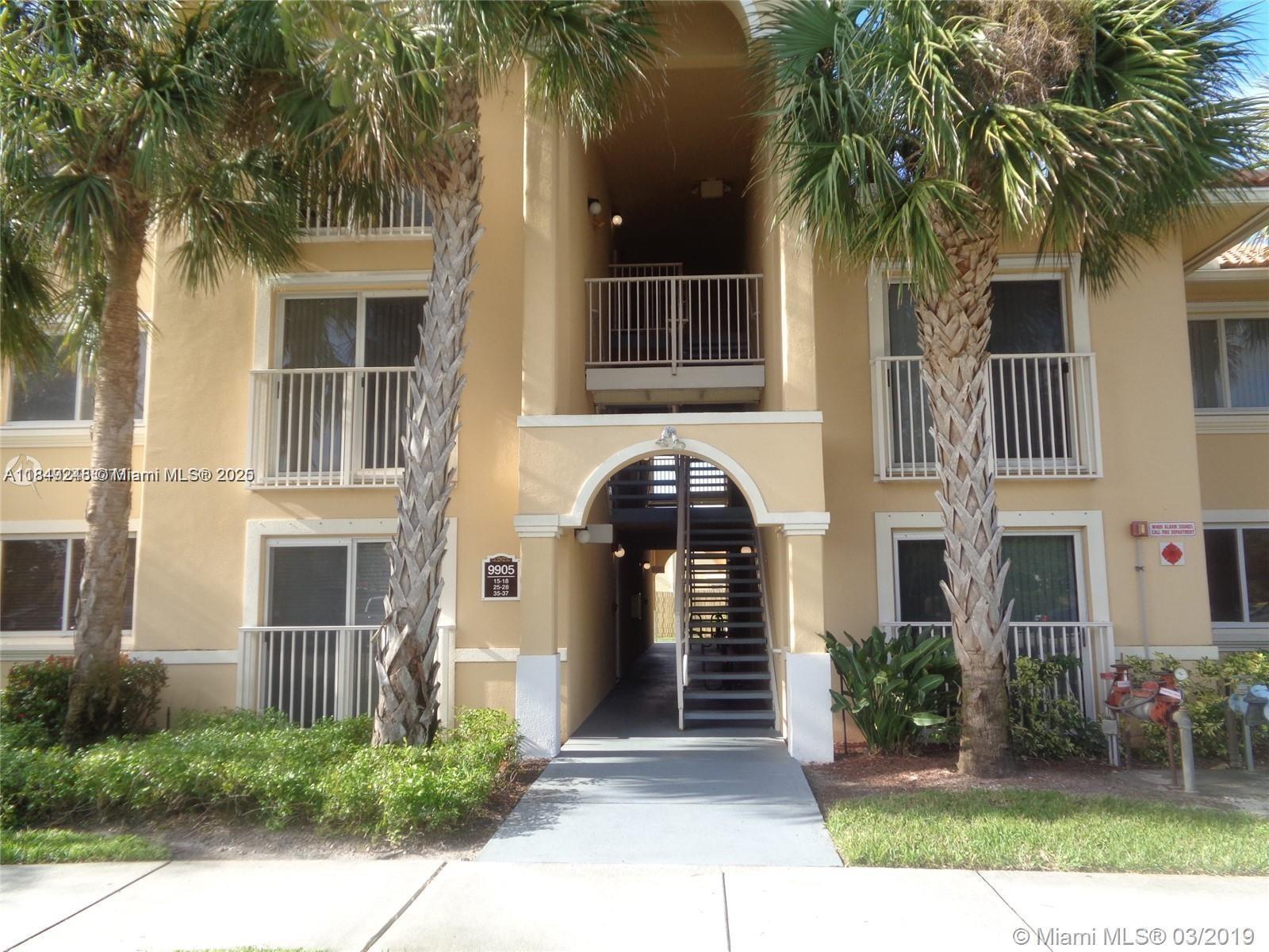 1 Bed 1 Bath in maintain community**close to everything**washer & dryer inside**TEXT LISTING AGENT FOR SHOWING INFO**Per owner minimum credit score 620