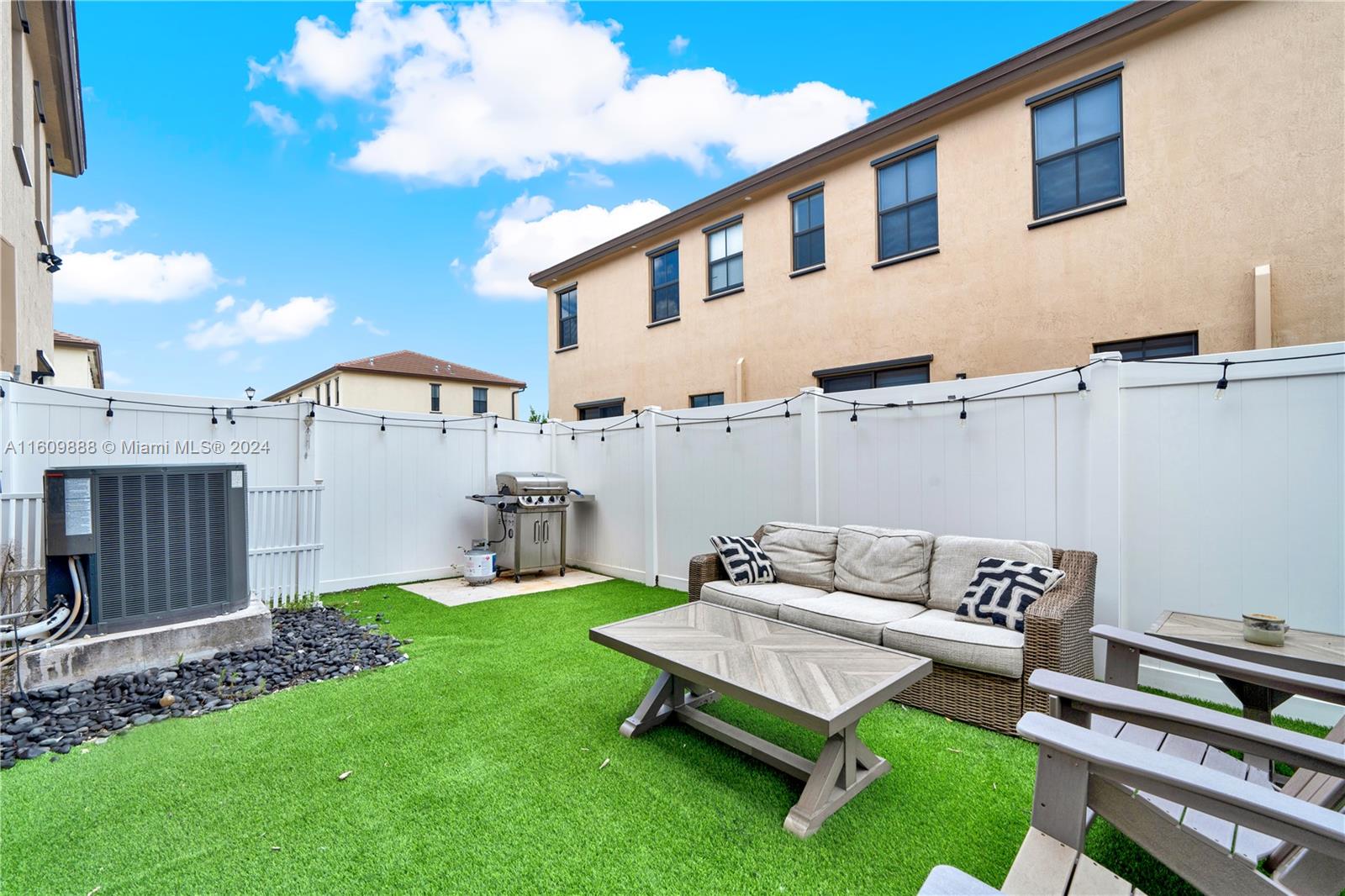 AQUABELLA NORTH REPLAT - Residential
