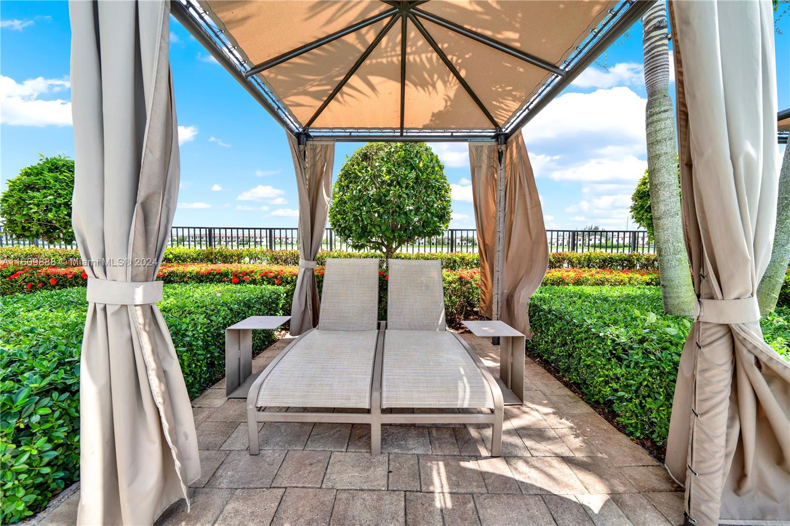 AQUABELLA NORTH REPLAT - Residential