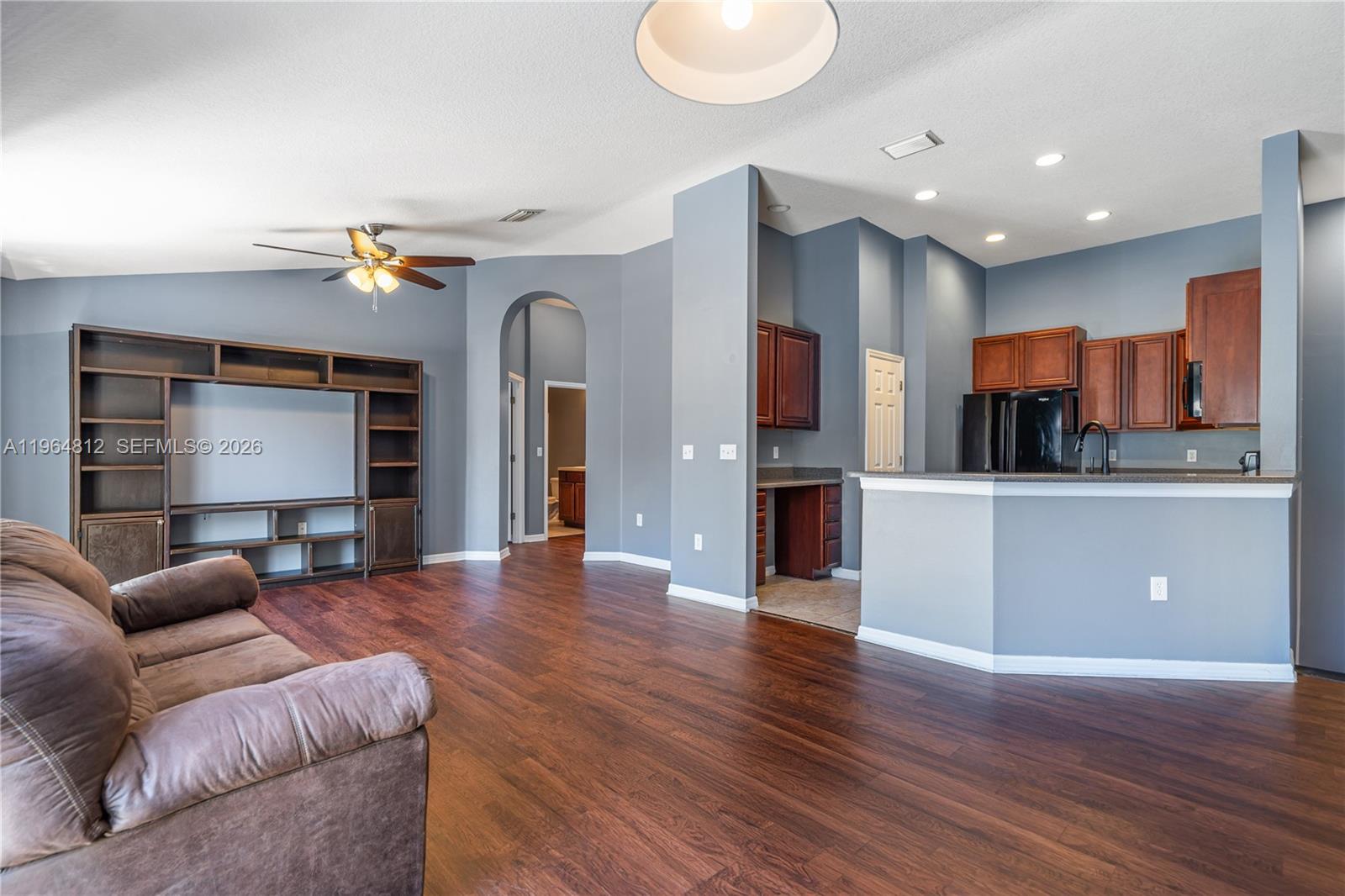 90Q | EAGLE PALM PHASE 1 - Residential Lease