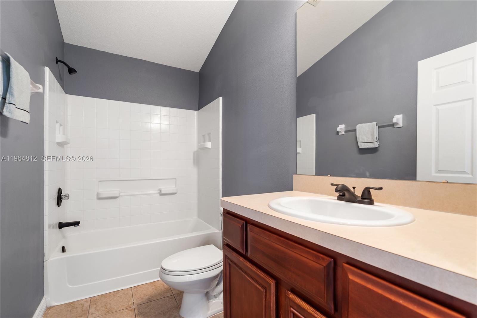 90Q | EAGLE PALM PHASE 1 - Residential Lease