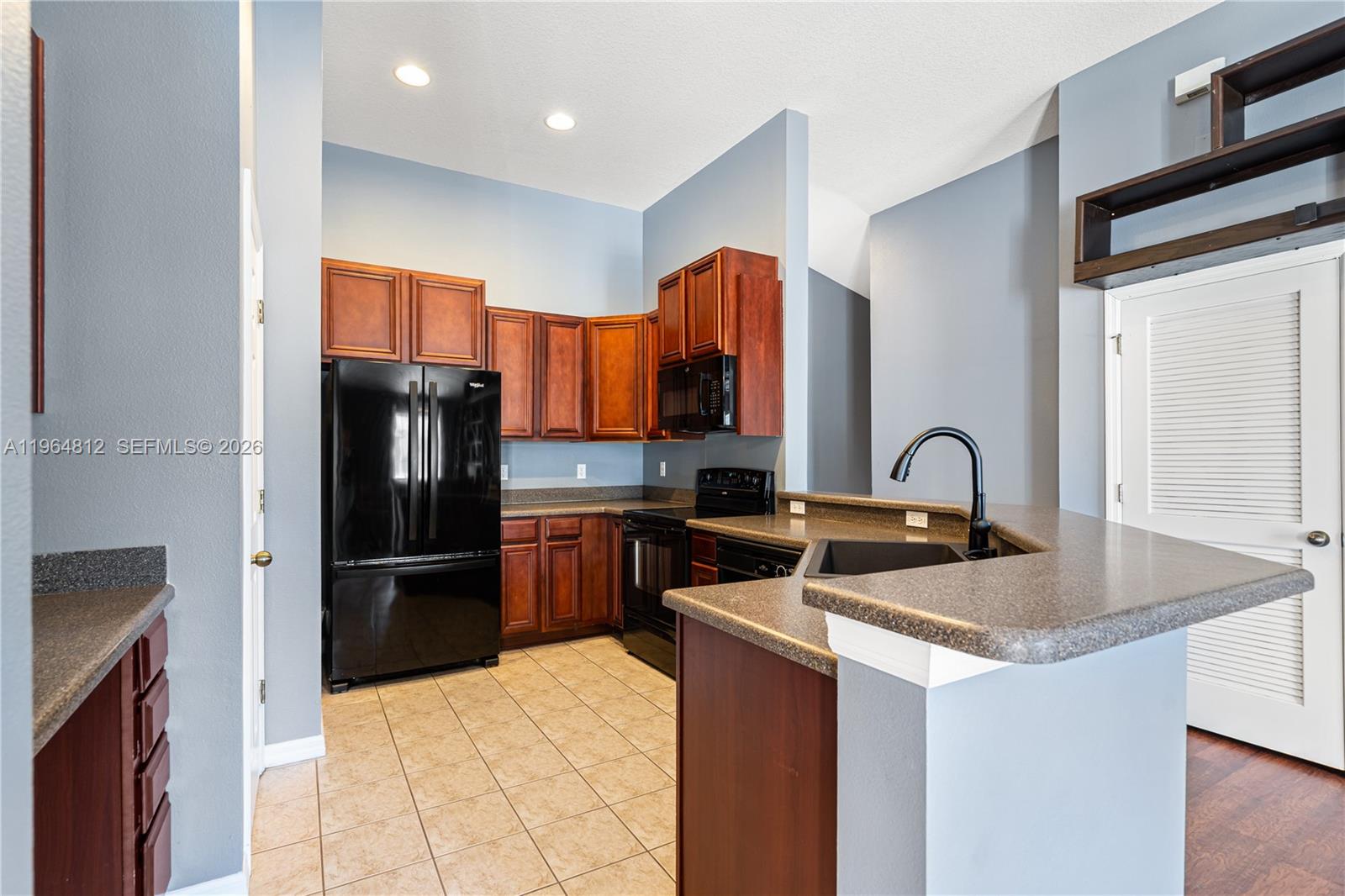 90Q | EAGLE PALM PHASE 1 - Residential Lease