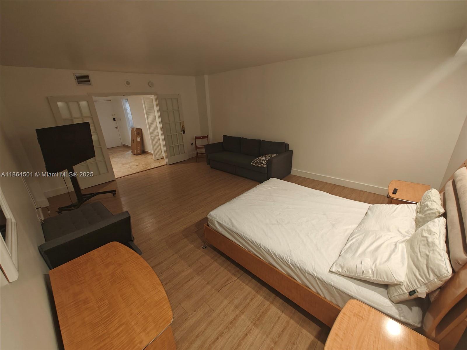 FOUR AMBASSADORS CONDO PH - Residential