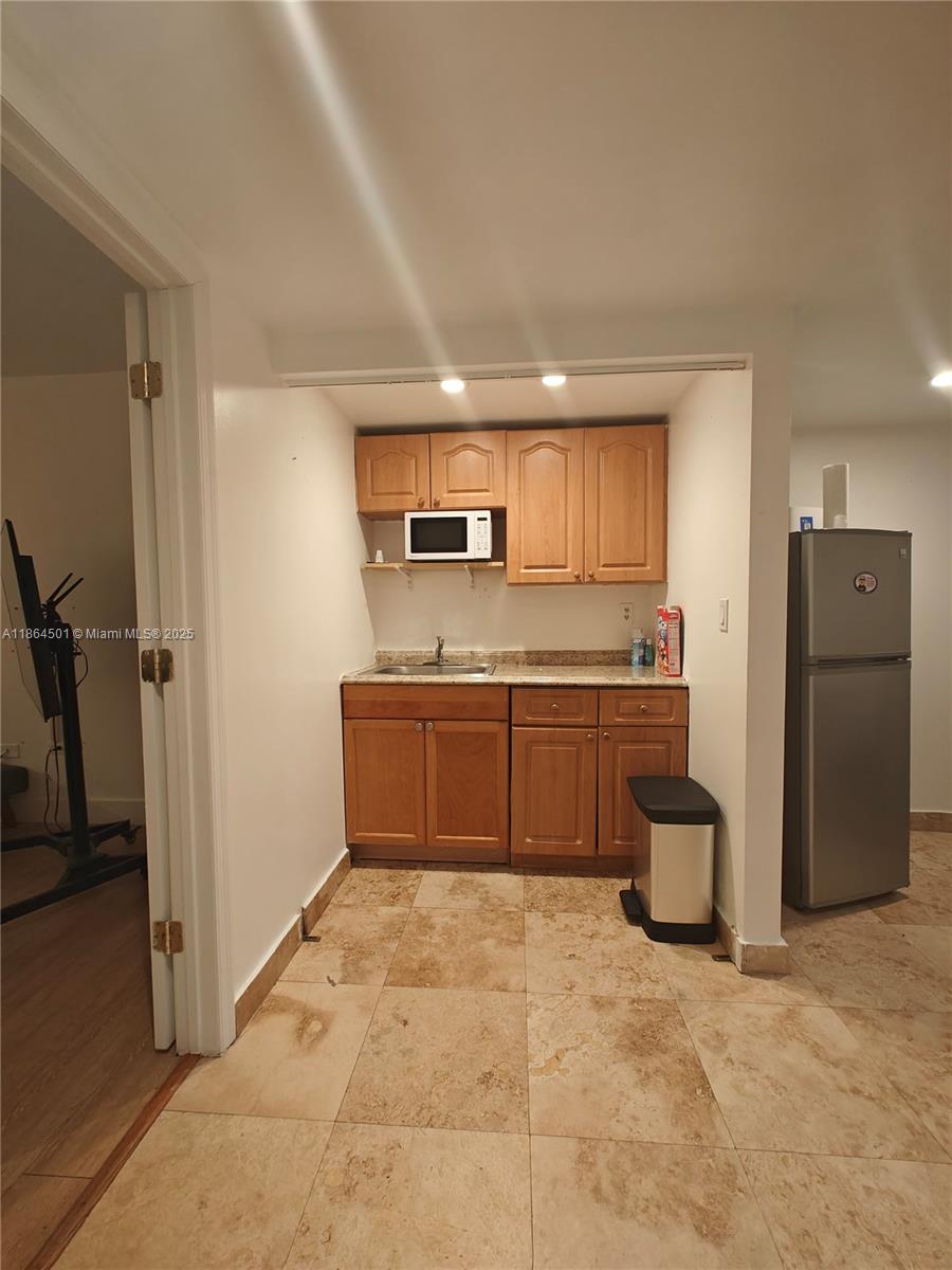 FOUR AMBASSADORS CONDO PH - Residential