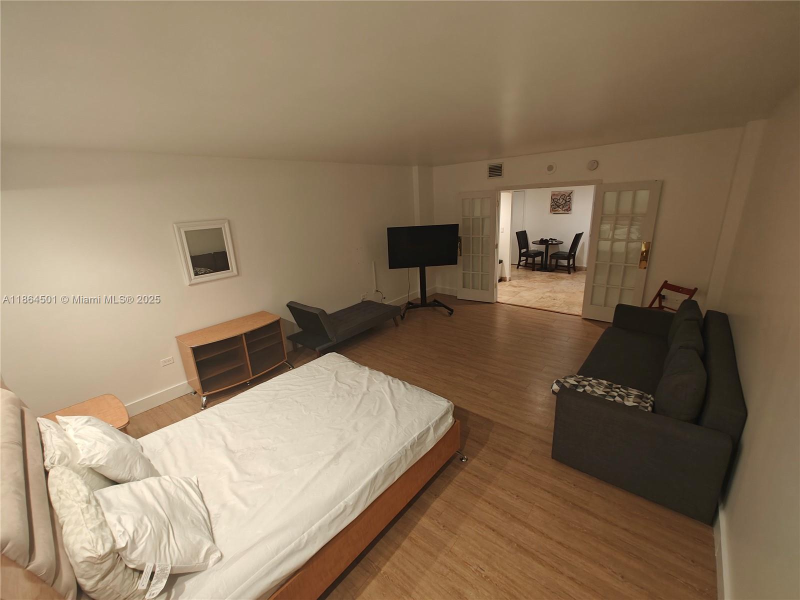 FOUR AMBASSADORS CONDO PH - Residential