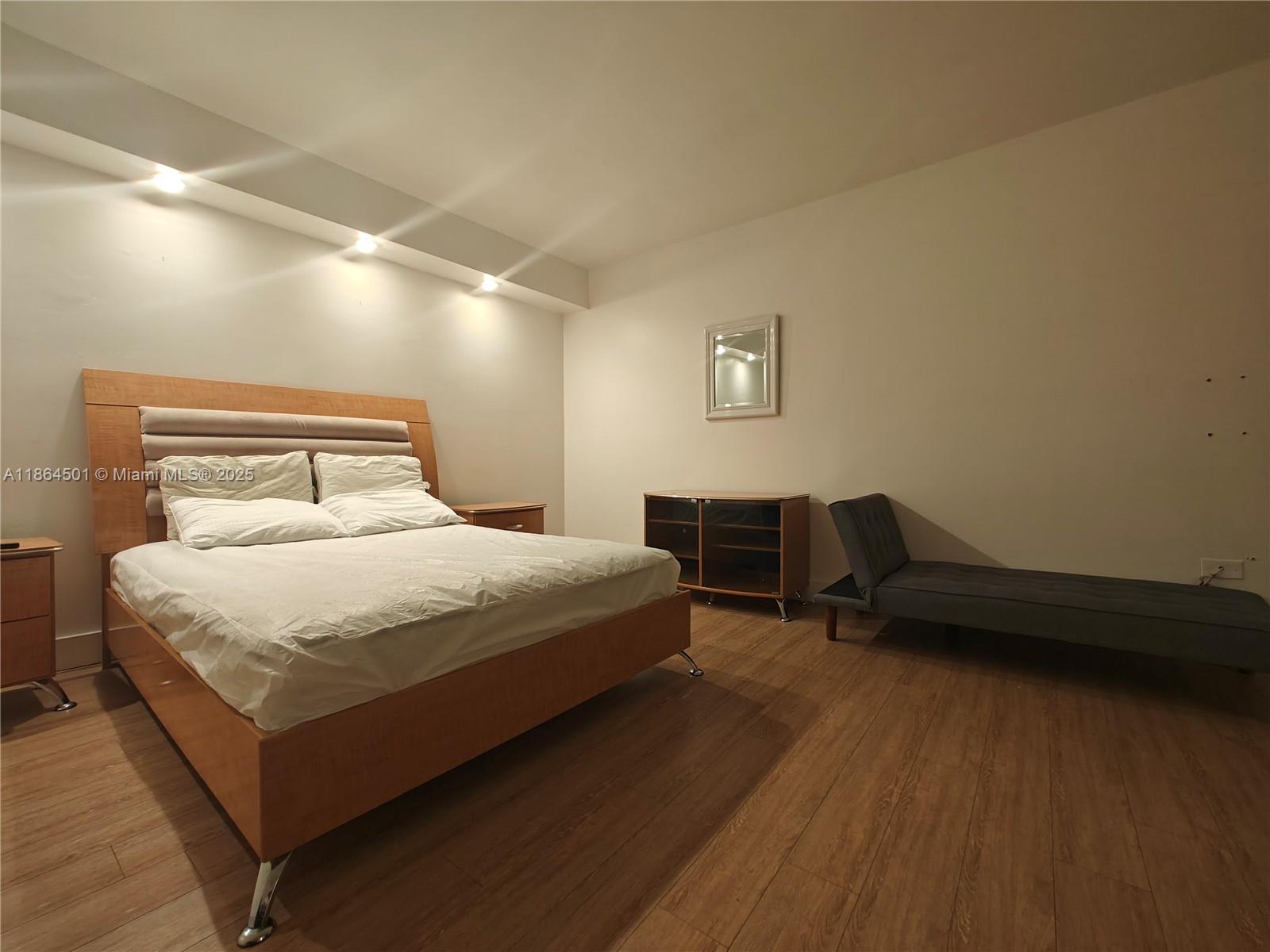 FOUR AMBASSADORS CONDO PH - Residential