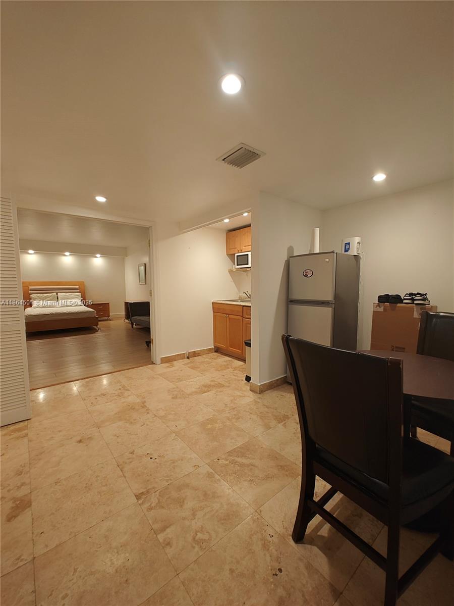 FOUR AMBASSADORS CONDO PH - Residential