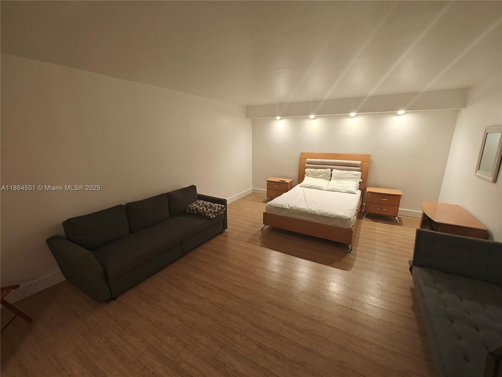 FOUR AMBASSADORS CONDO PH - Residential