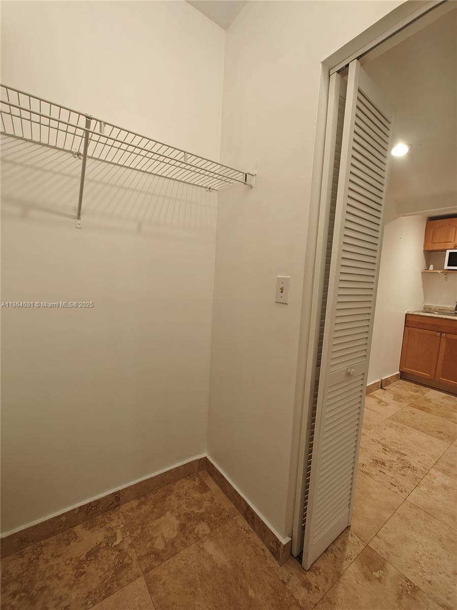 FOUR AMBASSADORS CONDO PH - Residential