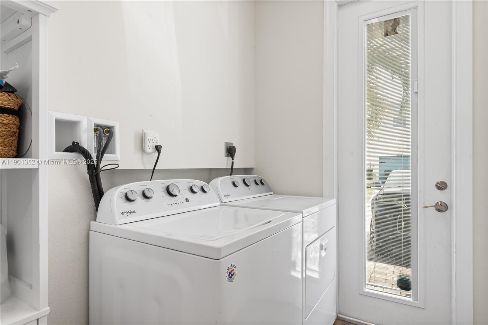 HILLCREST COUNTRY CLUB SO - Residential Lease