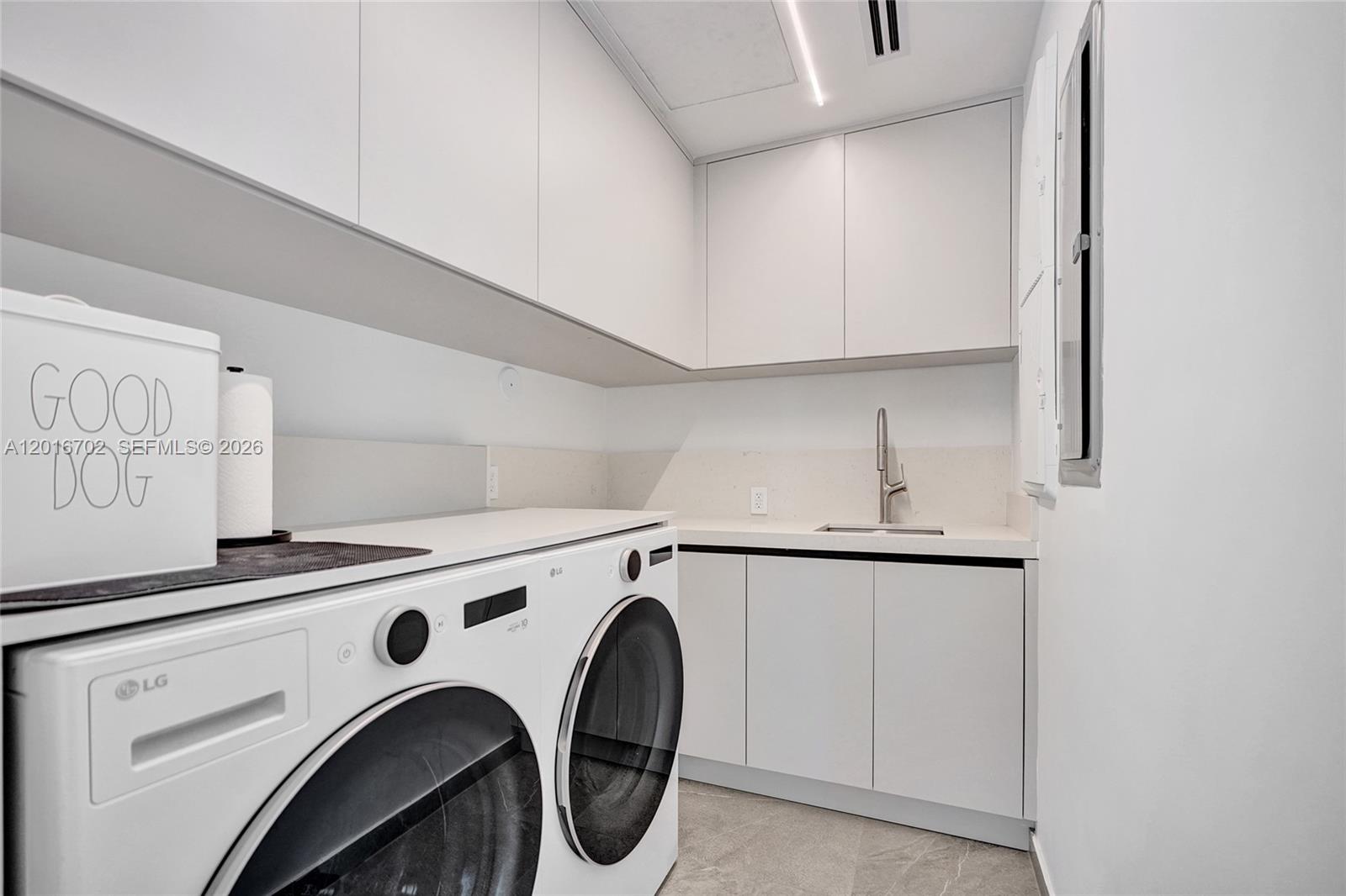 SKYKNOLL ESTATES REPLAT - Residential