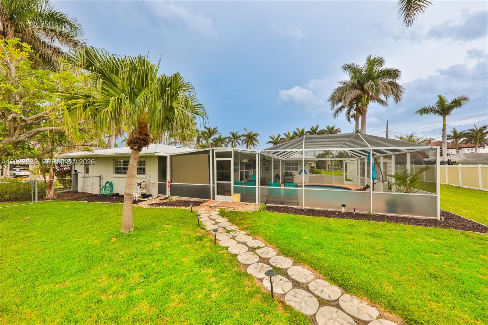 Yatch Club - Residential