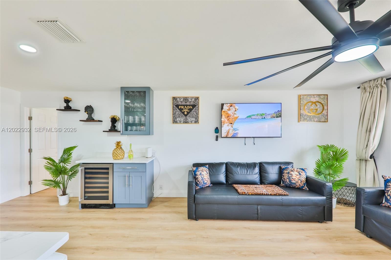 Yatch Club - Residential