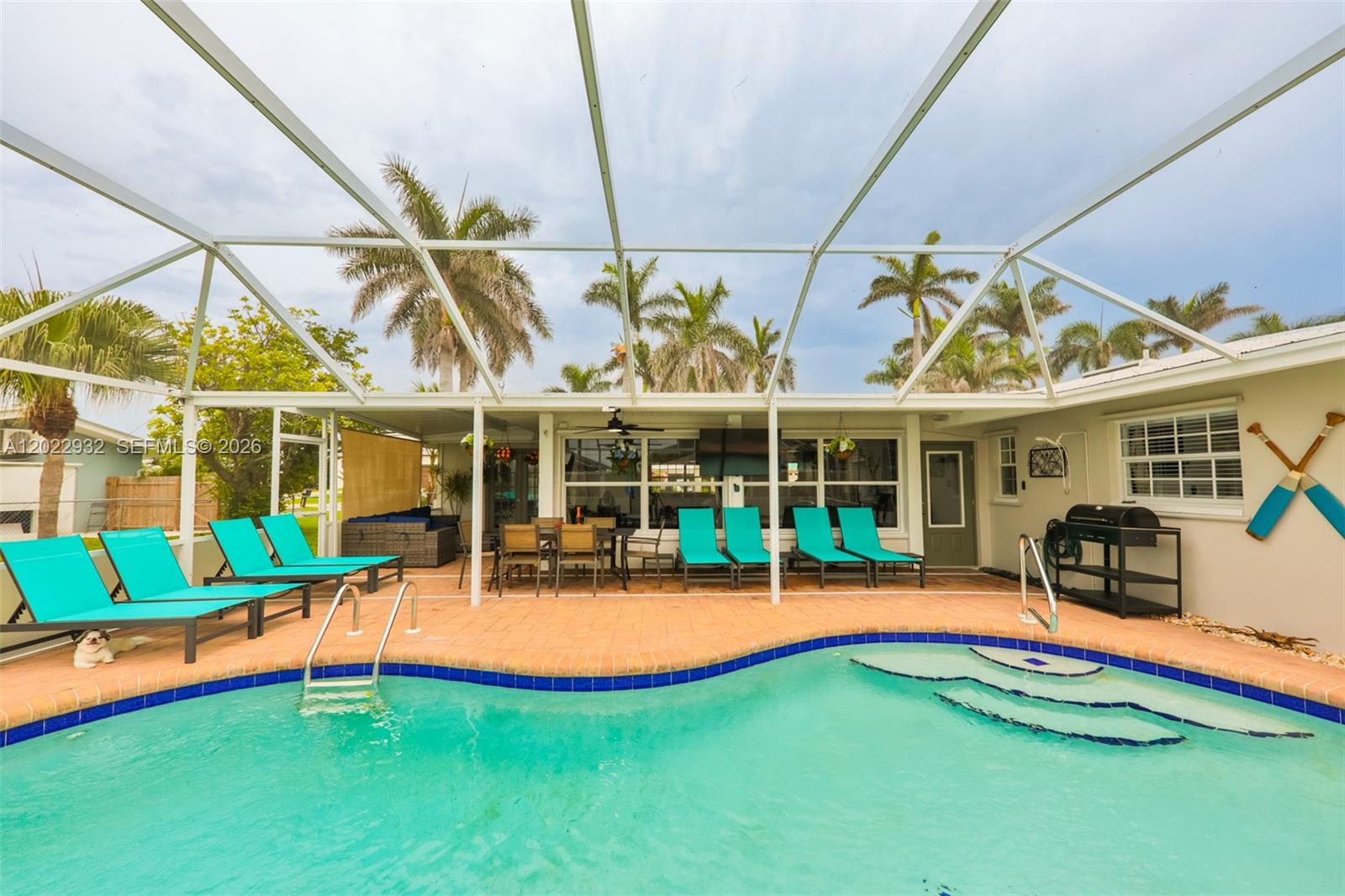 Yatch Club - Residential