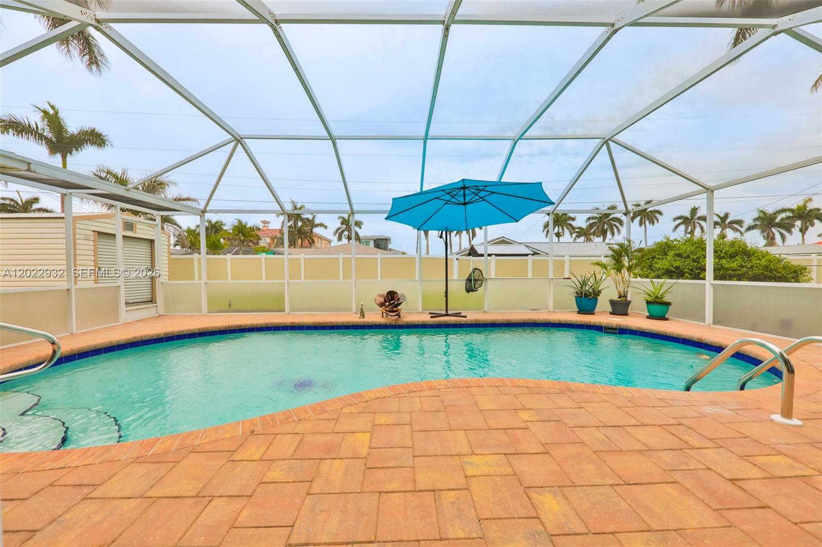 Yatch Club - Residential