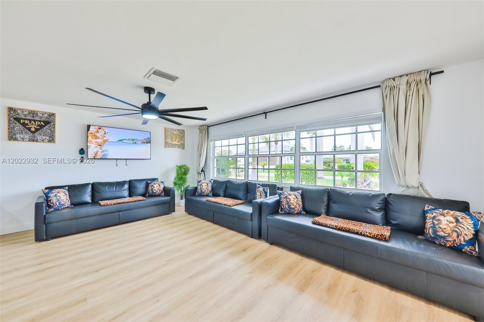 Yatch Club - Residential