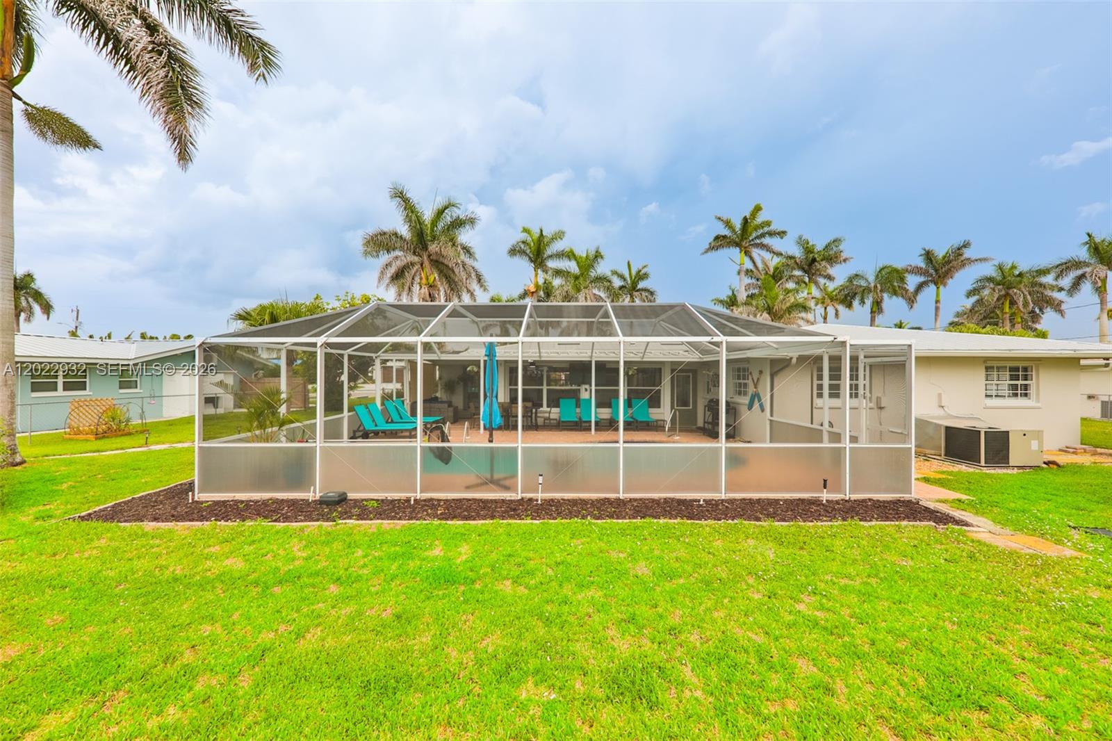 Yatch Club - Residential