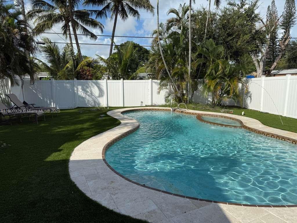 HOLLYWOOD PARK - Residential Lease