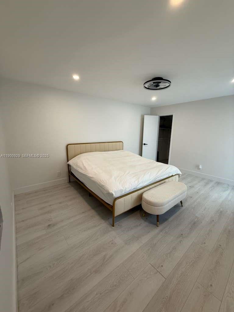 HOLLYWOOD PARK - Residential Lease