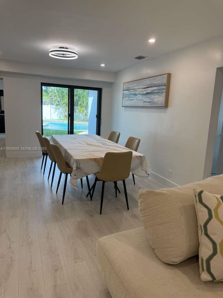 HOLLYWOOD PARK - Residential Lease