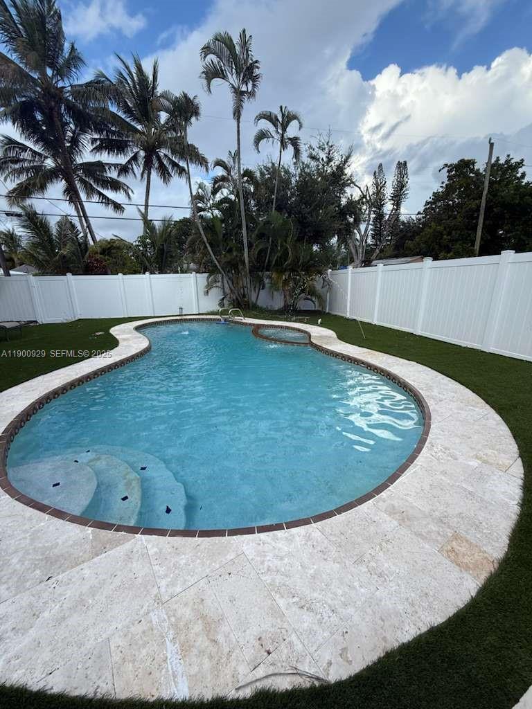 HOLLYWOOD PARK - Residential Lease