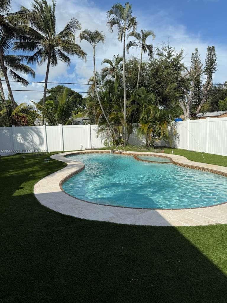 HOLLYWOOD PARK - Residential Lease