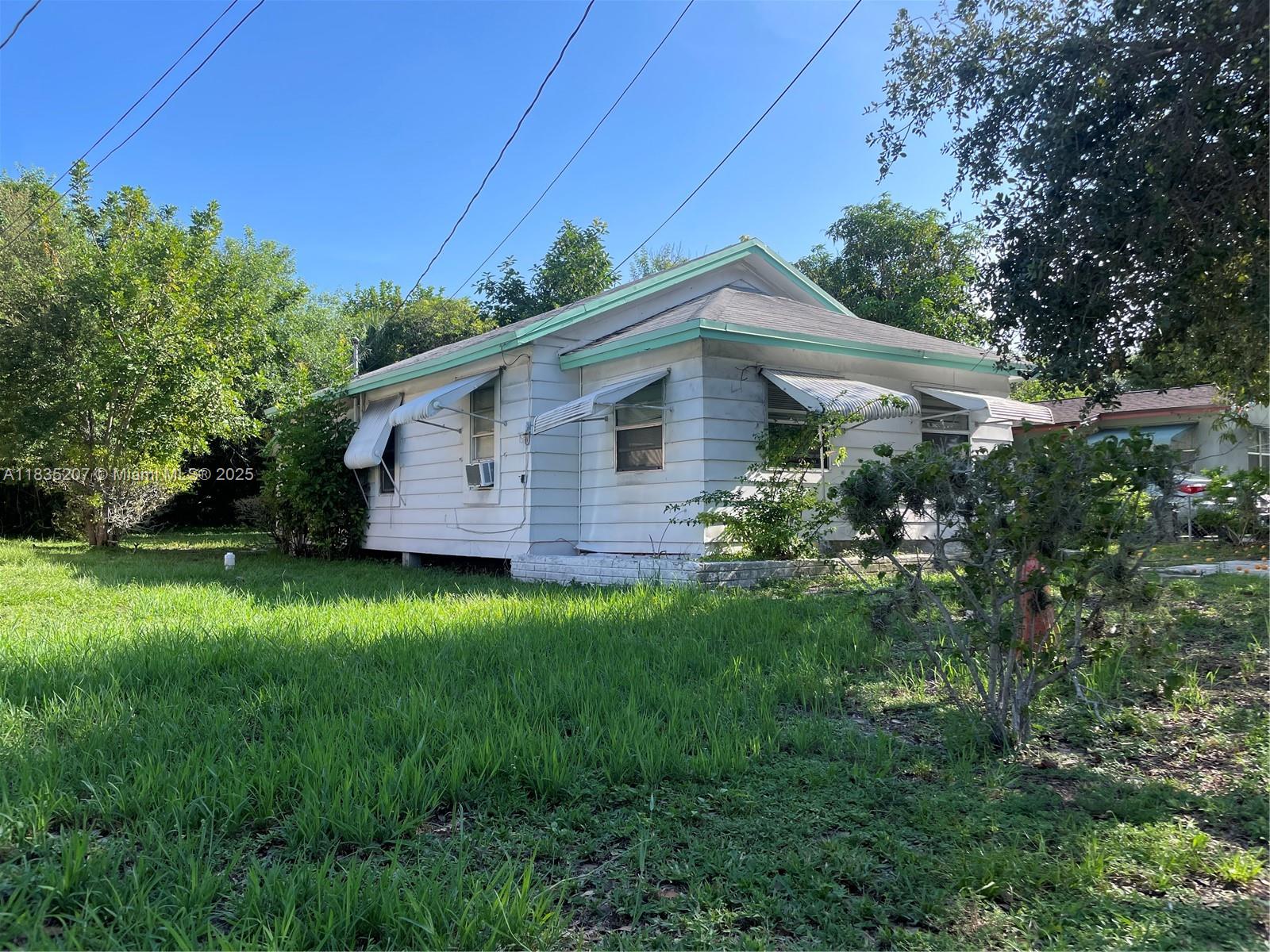 156 S Pearl St